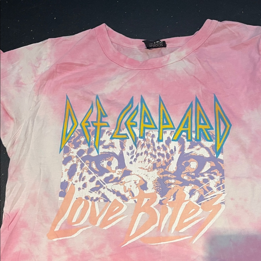Women’s cropped Pink Tie-Dye Def Lepard - Picture 5 of 5